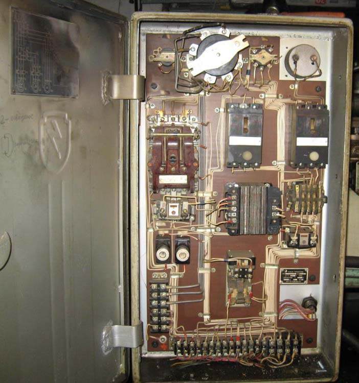 Электрошкаф токарно-гвинторізного верстата 1К62 Электрошкаф токарно-гвинторізного верстата 1К62